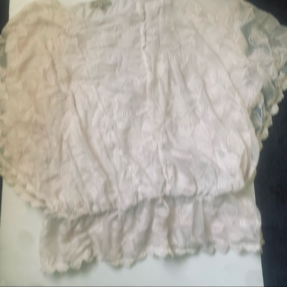 Democracy Lace Overlay Peplum Top - Picture 4 of 6